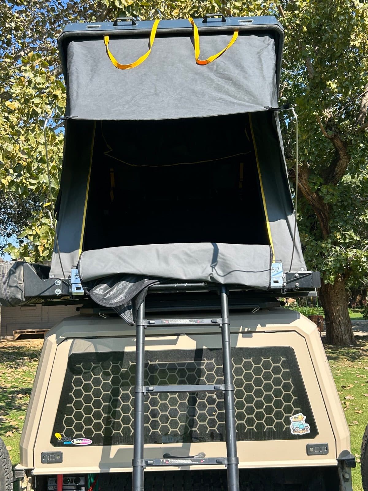 Desert RT1 Rooftop Tent - Image 4